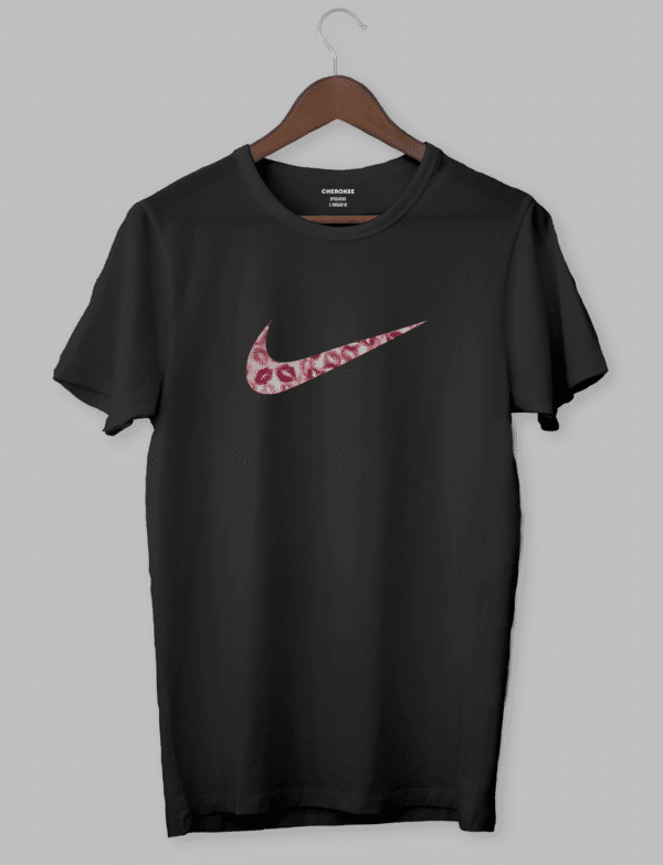 Футболка с прикольным дизайном "Nike kisses"