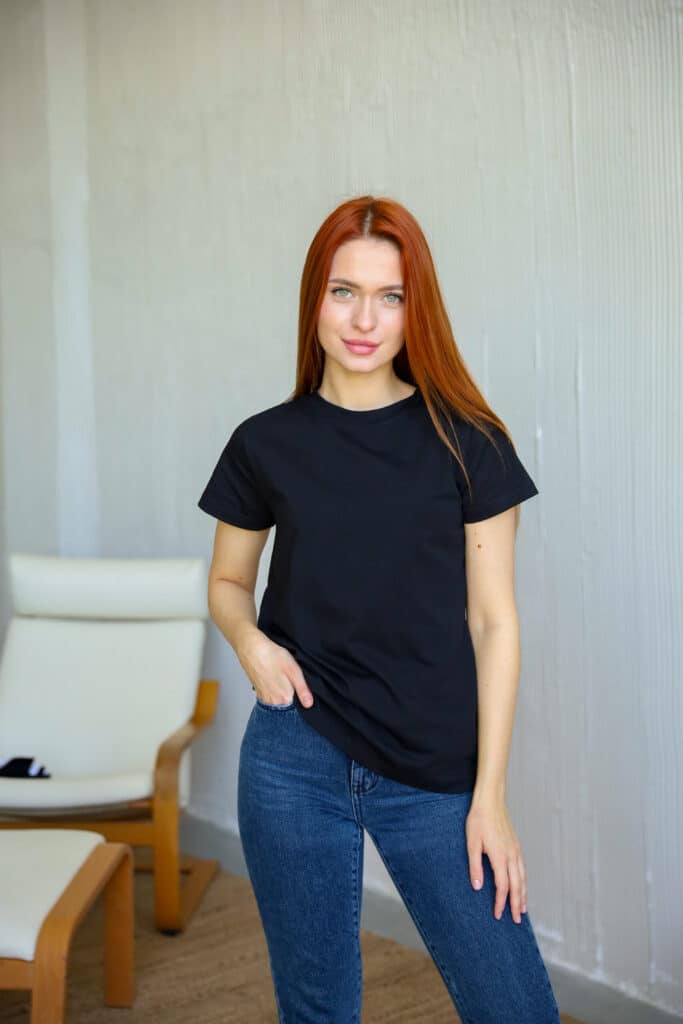 Футболка жіноча базова чорна Преміум-якості