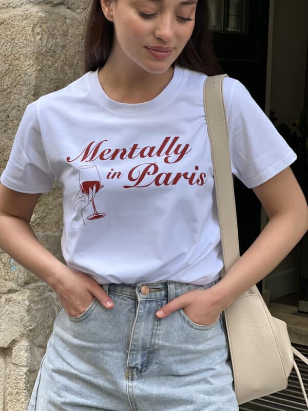 Футболка з романтичним написом "Mentally in Paris"