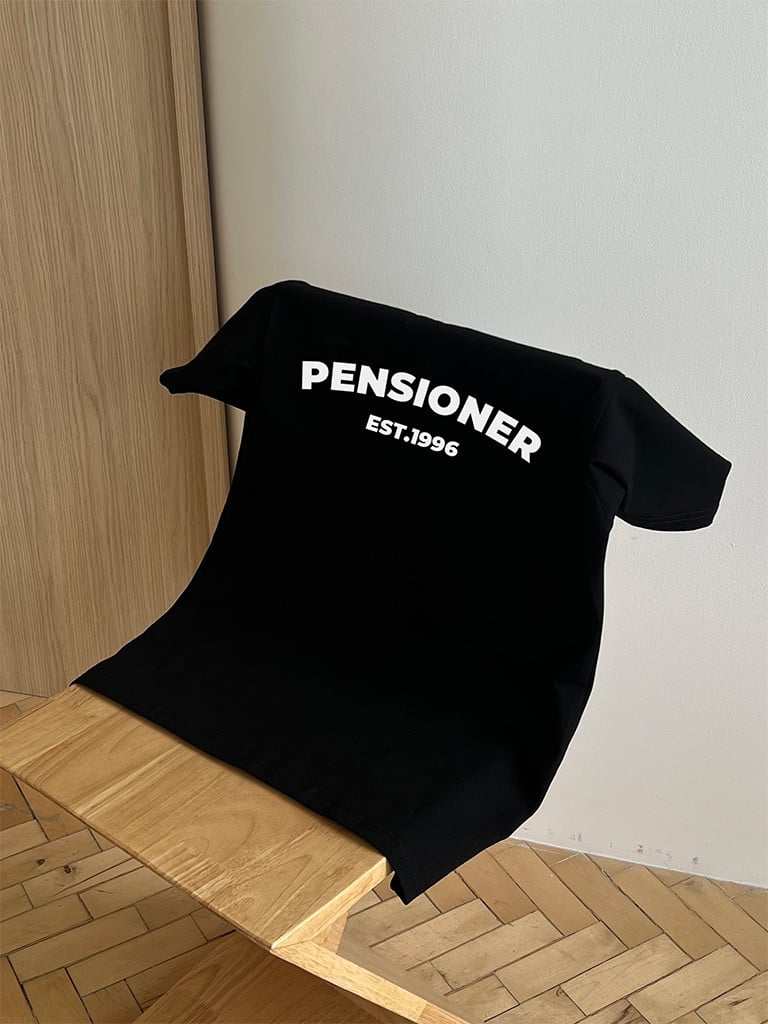 Футболка на подарунок “Pensioner est.1996” (рік можемо змінити на будь-який)