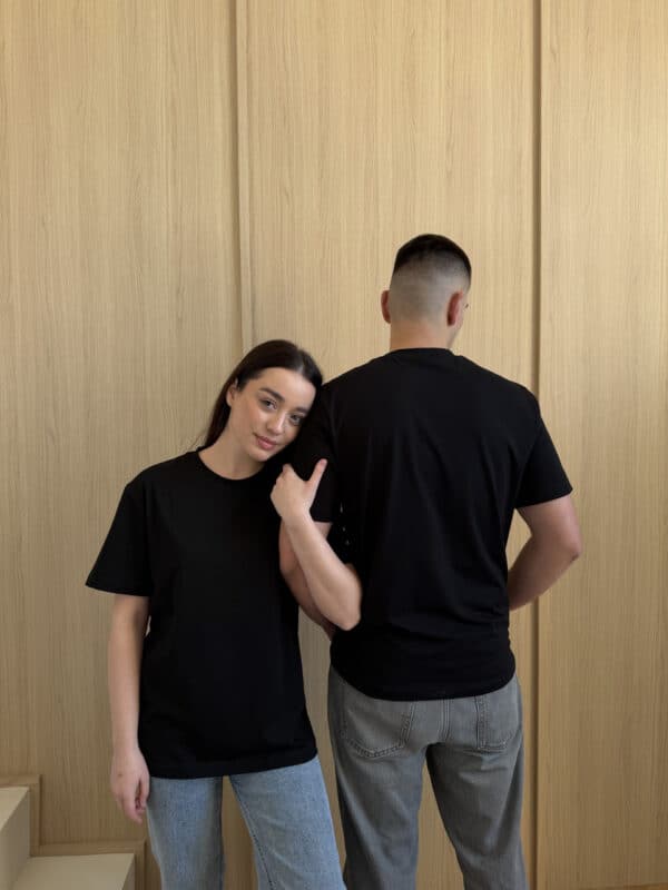 Парні футболки до Дня закоханих з милим написом “Цікаво хто буде …”